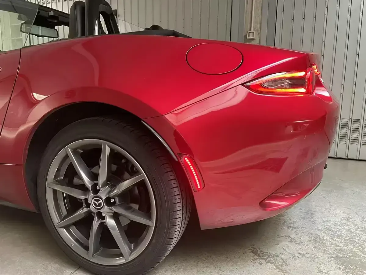 Usata Mazda MX5 131 CV (96 kW) 2021 Rosso Cabrio