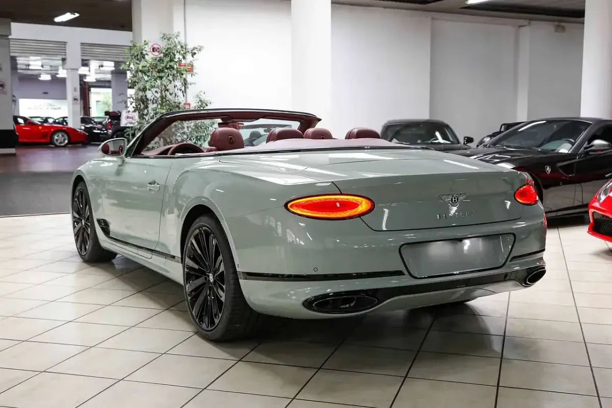 Usata Bentley Continental GT Convertible 659 CV (484 kW) 2023 Opalite Cabrio