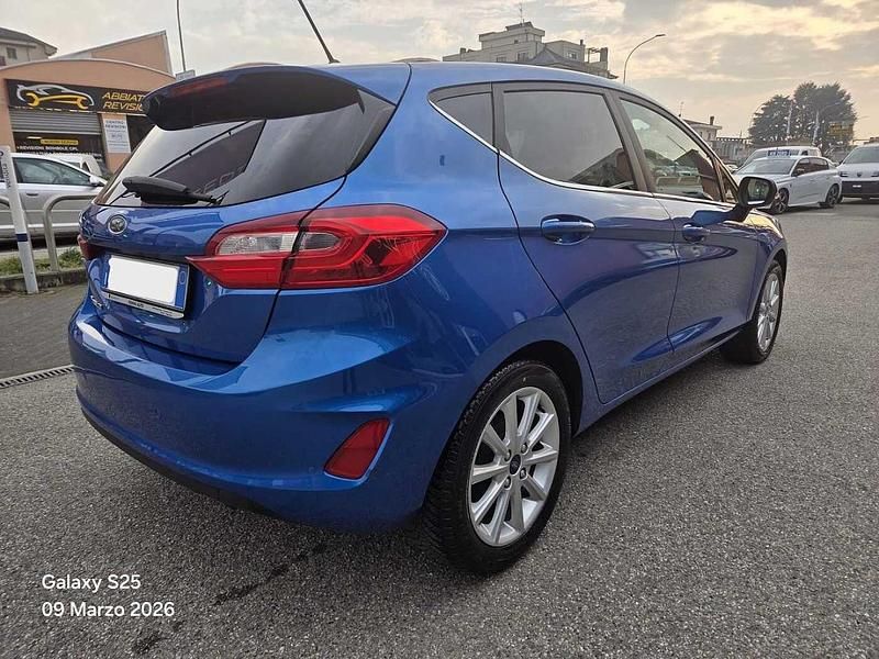 Usata Ford Fiesta Titanium 75 CV (55 kW) 2019 Blu/azzurro Utilitaria