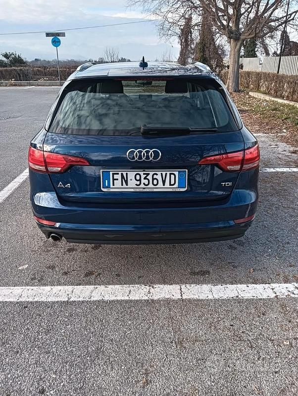 Usata Audi A4 150 CV (110 kW) 2018 Blu Station wagon