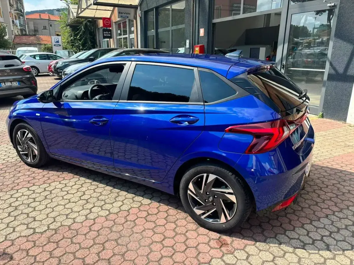 Usata Hyundai i20 101 CV (74 kW) 2023 Blu/azzurro Utilitaria