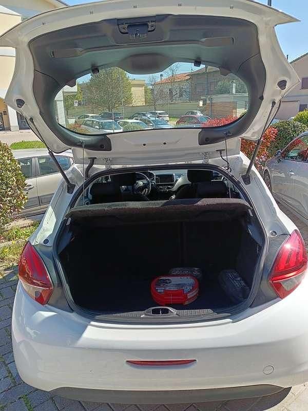 Usata Peugeot 208 Style 82 CV (60 kW) 2018 Bianco Utilitaria