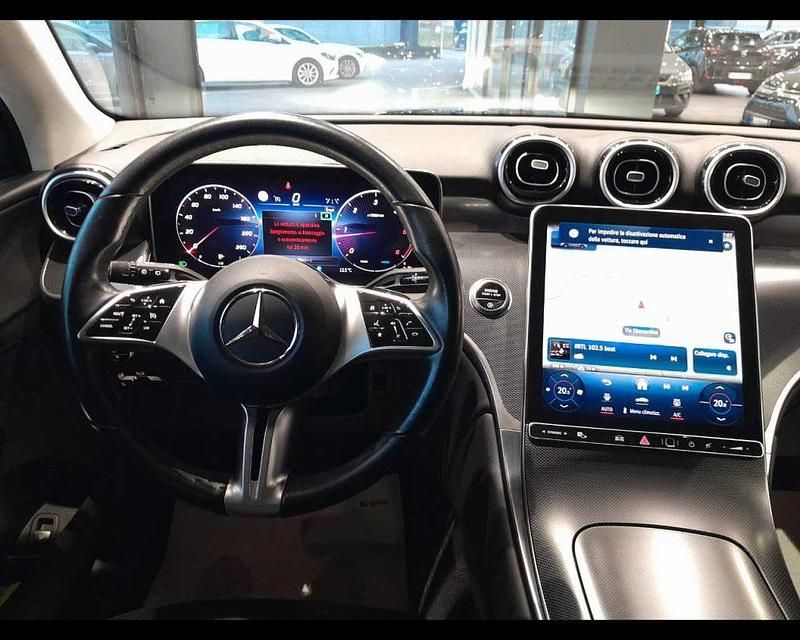 Käytetty Mercedes GLC220 Advanced Plus 198 HP (145 kW) 2023 Musta Katumaasturi