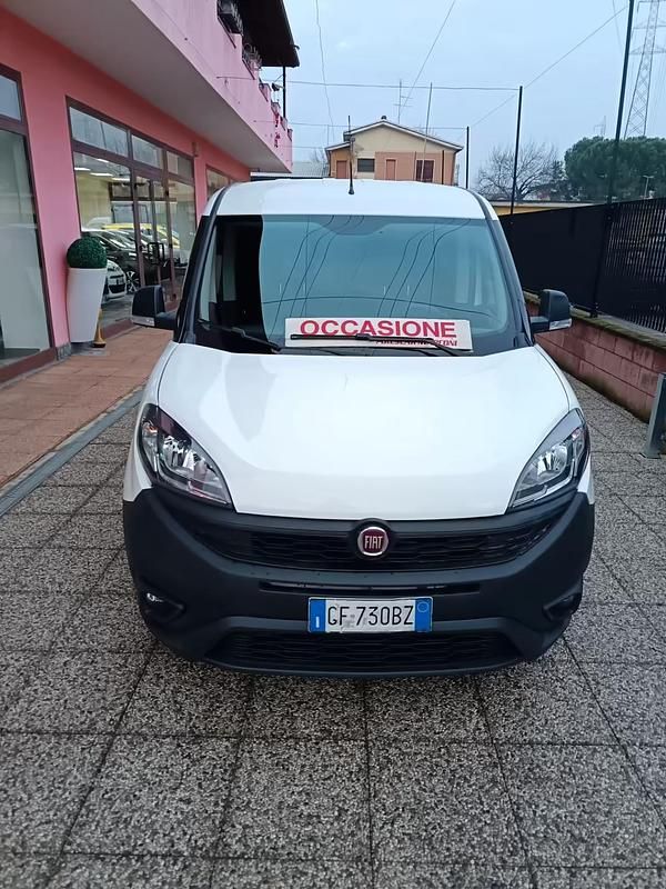 Usata Fiat Doblò Business 95 CV (69 kW) 2021 Bianco Monovolume