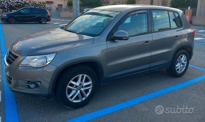 Usata VW Tiguan 140 CV (102 kW) 2008 Grigio SUV