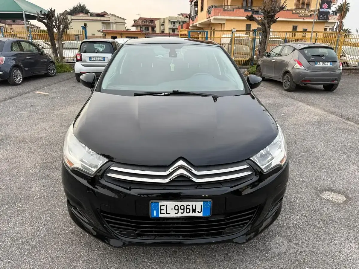 Begagnad Citroën C4 92 HK (67 kW) 2012 Svart Sedan
