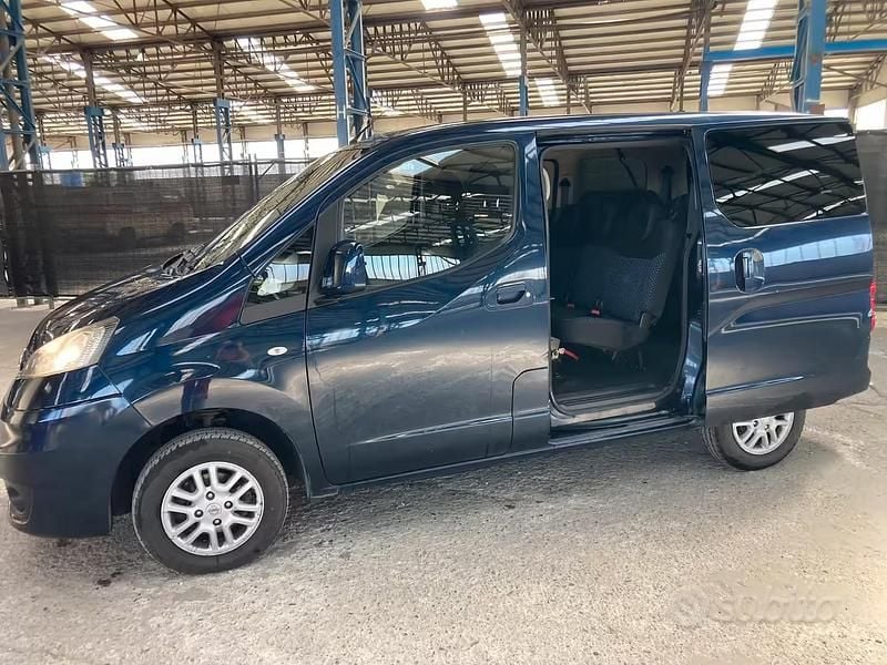 Usata Nissan Evalia 2012 Blu Monovolume