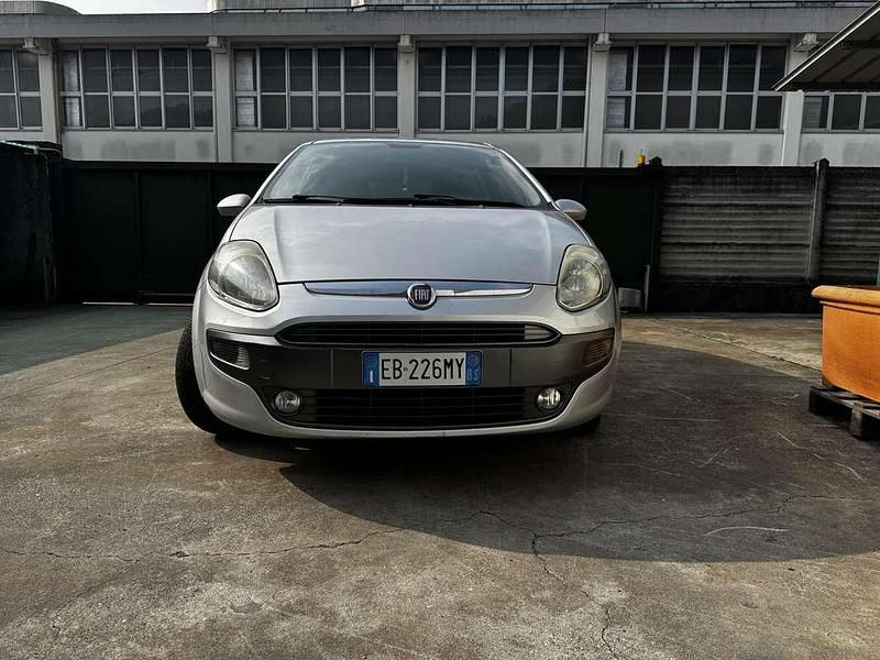 Usata Fiat Punto Evo Dynamic 75 CV (55 kW) 2010 Grigio Utilitaria