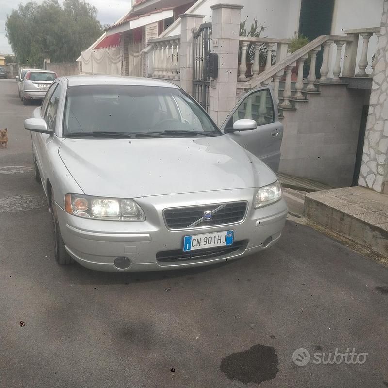 Usata Volvo S60 2004 Grigio Berlina