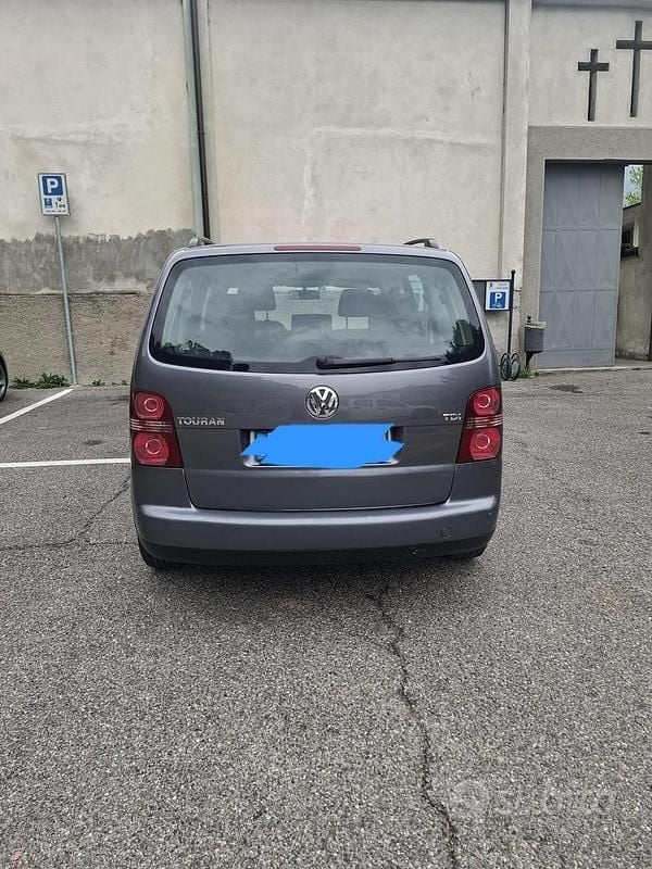 Usata VW Touran 105 CV (77 kW) 2005 Grigio Monovolume