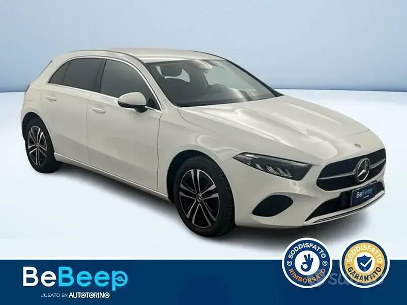 Begagnad Mercedes A250 Advanced 217 HK (159 kW) 2023 Vit Sedan