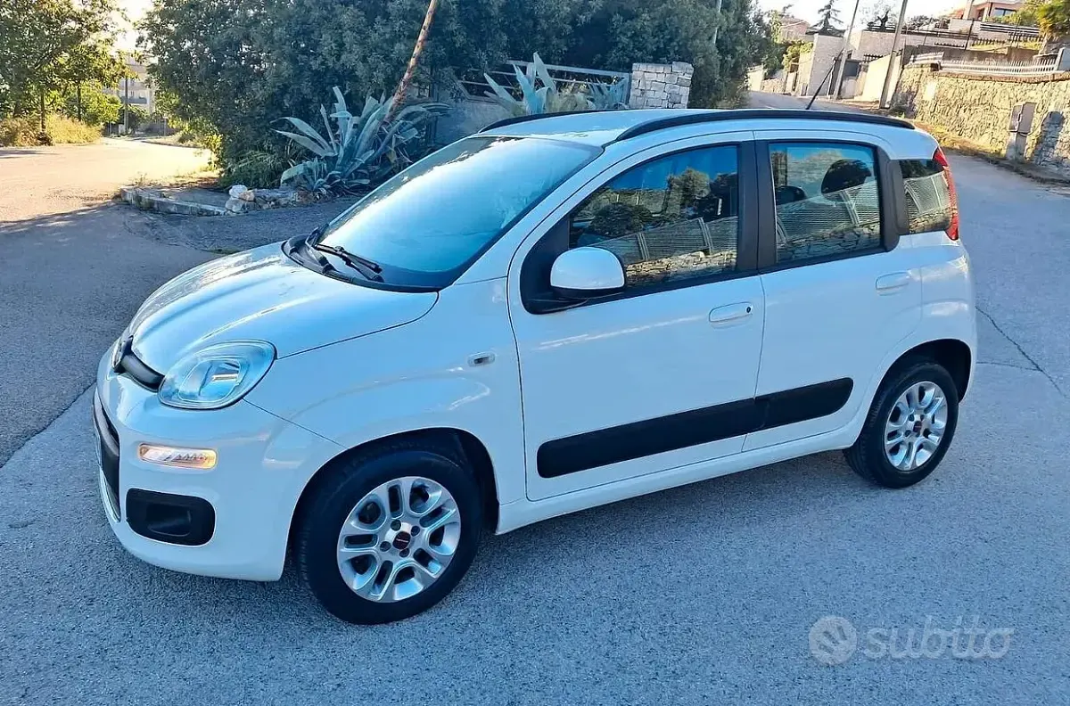 Usata Fiat Panda Lounge 95 CV (69 kW) 2018 Bianco Utilitaria