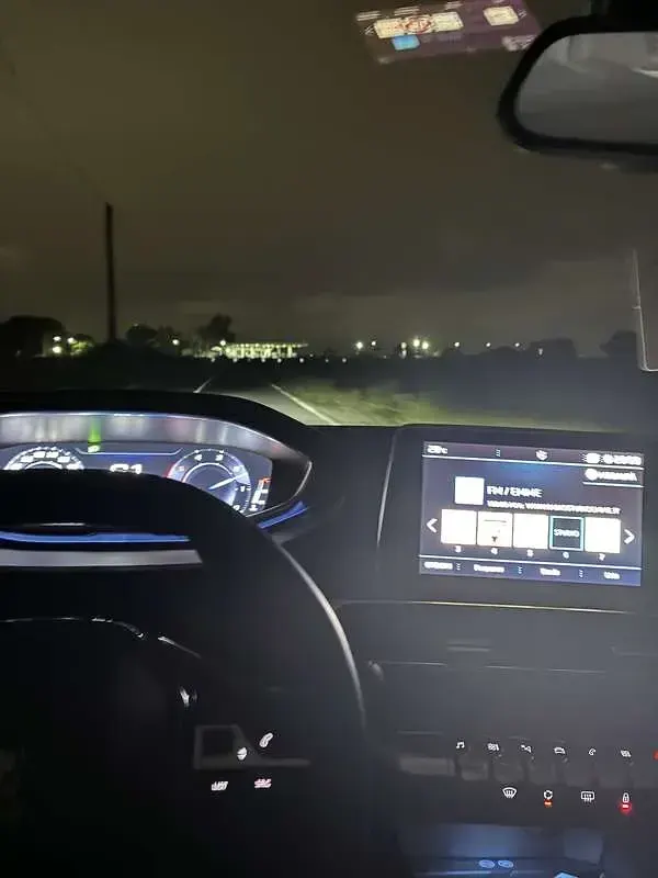 Usata Peugeot 3008 Crossway 131 CV (96 kW) 2019 Nero SUV