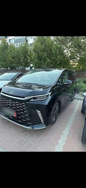 Usata Lexus LM350h Luxury Line 190 CV (139 kW) 2024 Monovolume