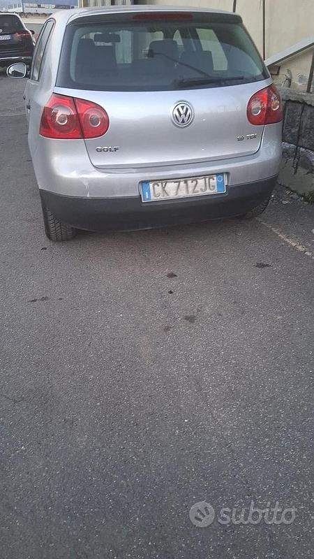 Usata VW Golf IV 105 CV (77 kW) 2004 Berlina