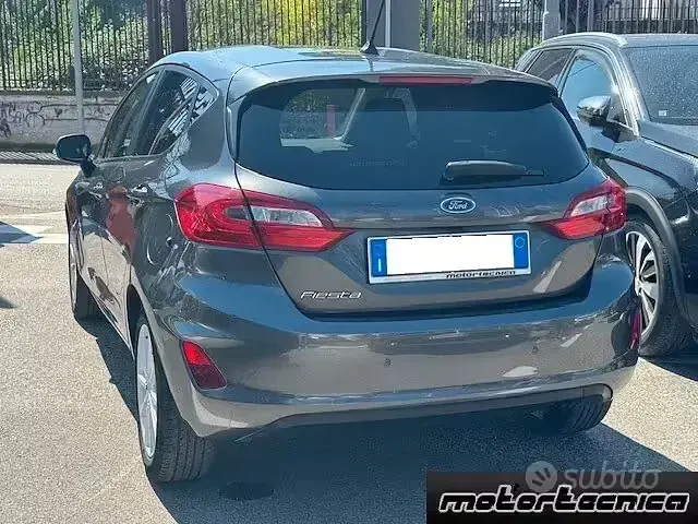 Usata Ford Fiesta Titanium 86 CV (63 kW) 2018 Grigio Utilitaria