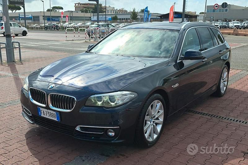 Usata BMW 525 Luxury Line 218 CV (160 kW) 2016 Blu Station wagon