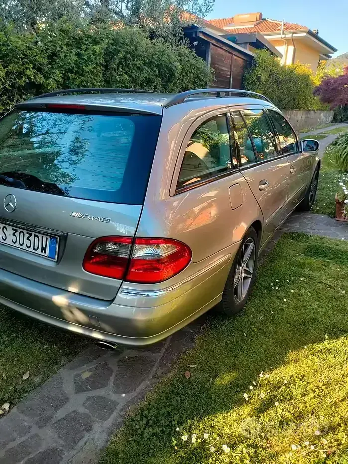 Usata Mercedes E270 177 CV (130 kW) 2004 Grigio Station wagon