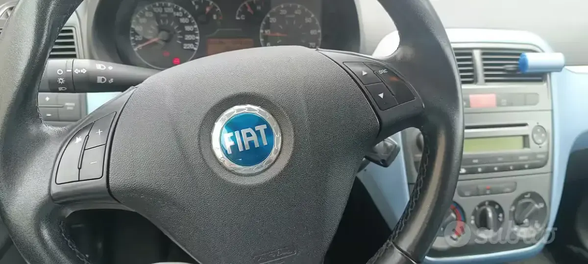 Usata Fiat Grande Punto Dynamic 90 CV (66 kW) 2006 Grigio Utilitaria