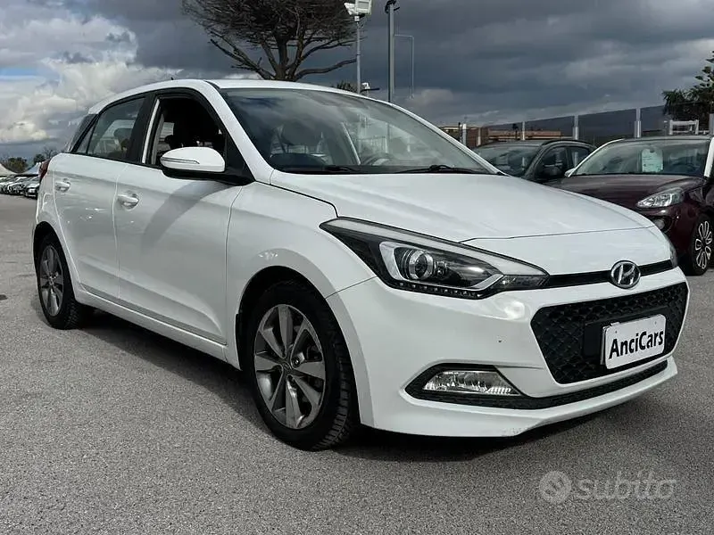 Usata Hyundai i20 Style 75 CV (55 kW) 2017 Bianco Berlina