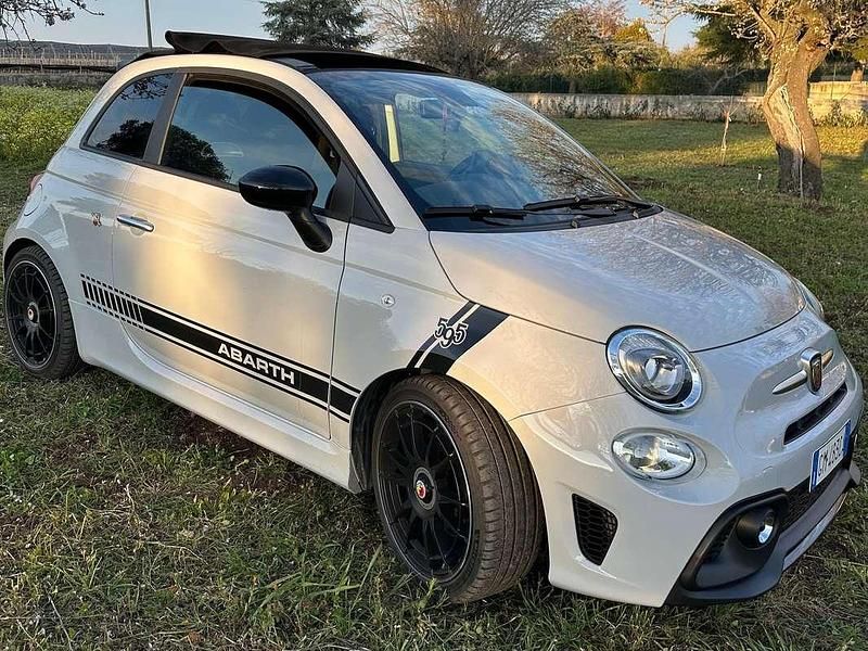 Grigio Usata 2023 Fiat 500C Abarth Cabrio | 21.400 € - Immagine 1/4