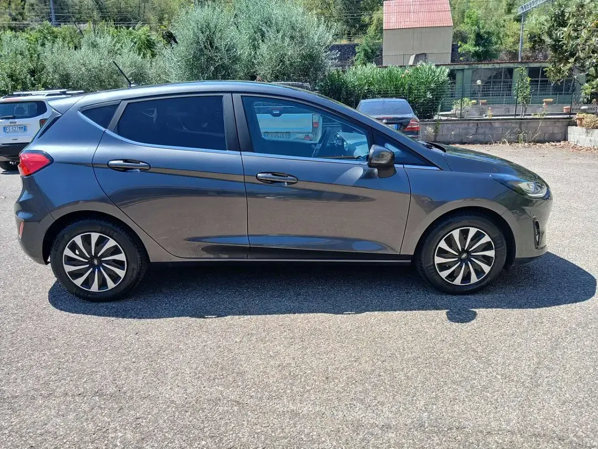 Usata Ford Fiesta Titanium 75 CV (55 kW) 2023 Grigio Utilitaria
