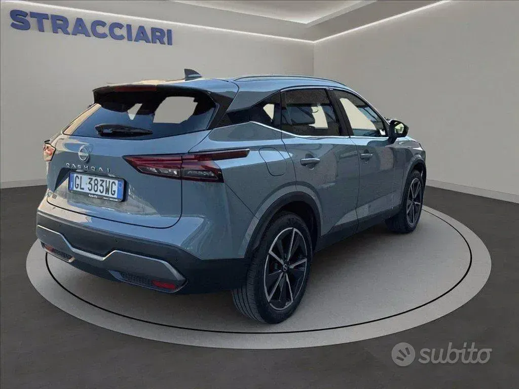 Usata Nissan Qashqai Tekna 140 CV (102 kW) 2023 Grigio pastello SUV