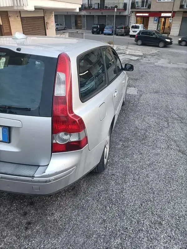 Usata Volvo V50 Momentum 109 CV (80 kW) 2007 Grigio Station wagon