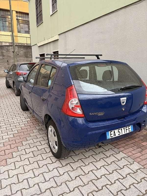 Usata Dacia Sandero Ambiance 75 CV (55 kW) 2009 Berlina