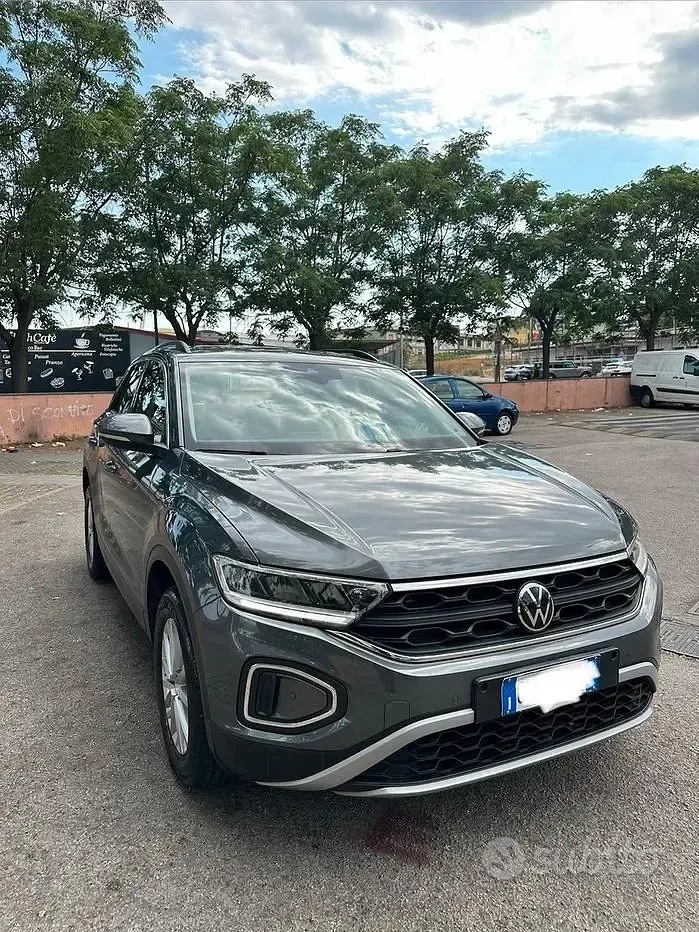Usata VW T-Roc Style 150 CV (110 kW) 2022 Grigio SUV