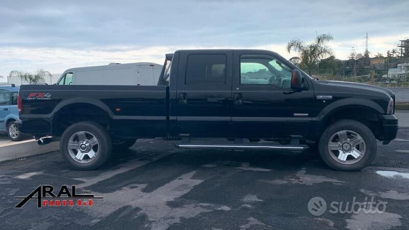 Usata Ford F350 329 CV (241 kW) 2006 Nero Pick-up