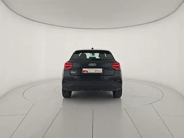 Usata Audi Q2 Admired 116 CV (85 kW) 2022 Grigio manhattan metallizzato SUV