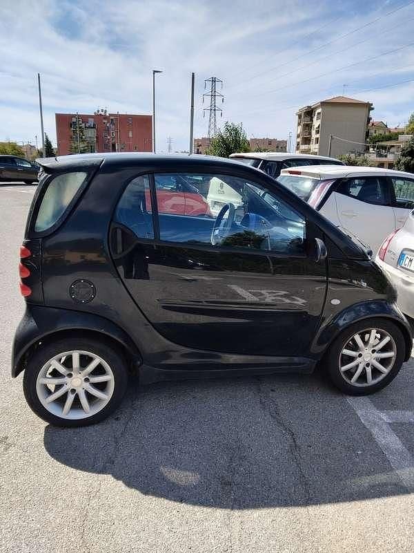 Nero Usata 2004 Smart ForTwo Coupé Pure Cabrio | 2000 € (Buon prezzo) - Immagine 1/4