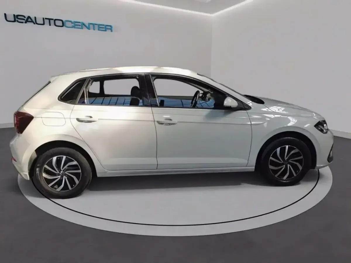 Usata VW Polo Life 95 CV (69 kW) 2023 6u ascot grey Utilitaria