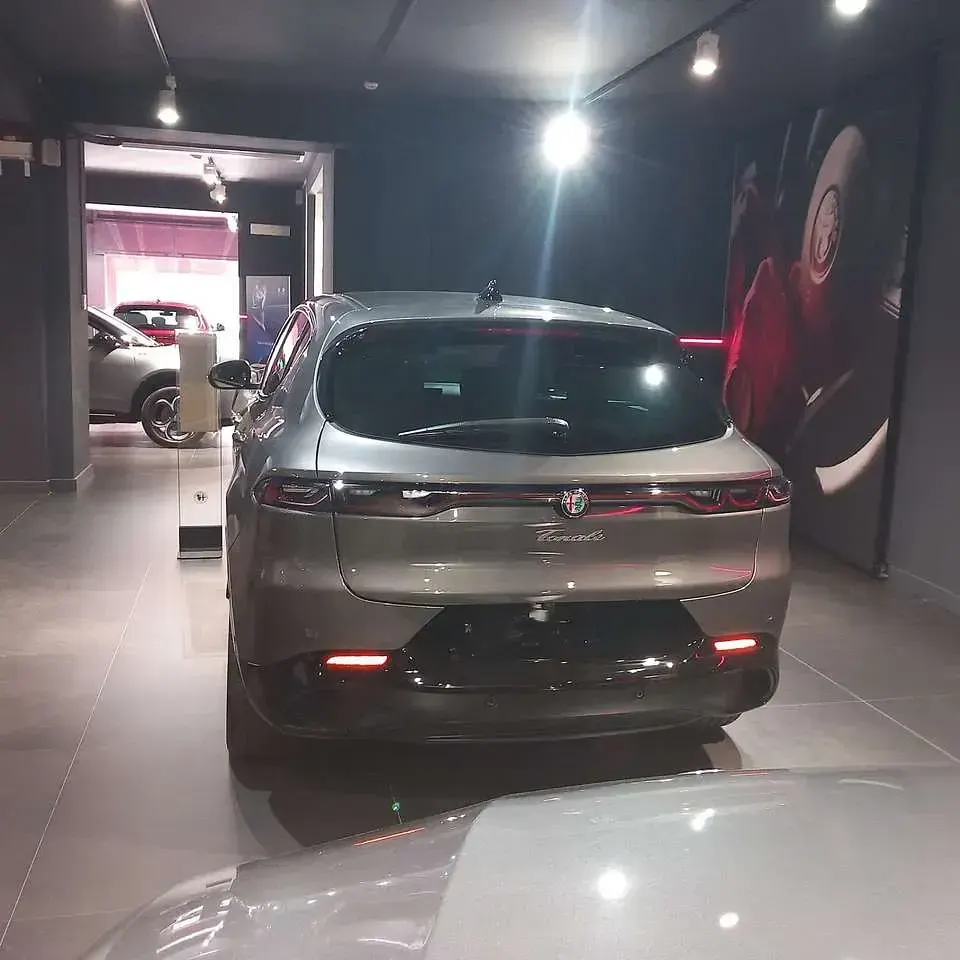 Nuova Alfa Romeo Tonale Veloce 160 CV (117 kW) 2025 Grigio SUV