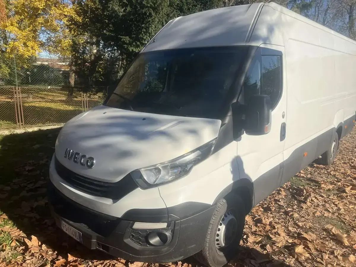 Usata Iveco Daily 136 CV (100 kW) 2018 Other Furgone