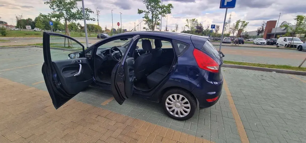 Usata Ford Fiesta Business Edition 70 CV (51 kW) 2012 Nero Berlina