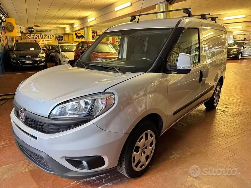 Usata Fiat Doblò 95 CV (69 kW) 2018 Grigio Monovolume