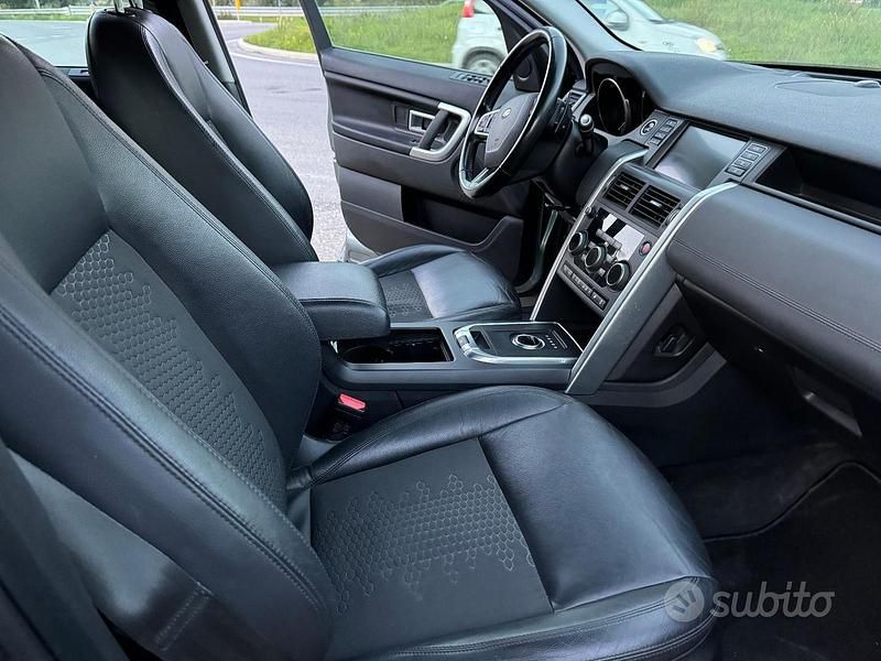 Usata Land Rover Discovery 5 150 CV (110 kW) 2018 Verde SUV