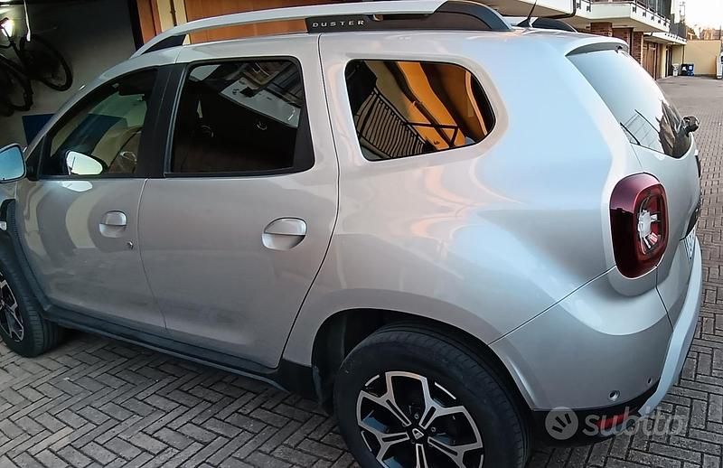 Usata Dacia Duster Prestige 101 CV (74 kW) 2021 Grigio SUV