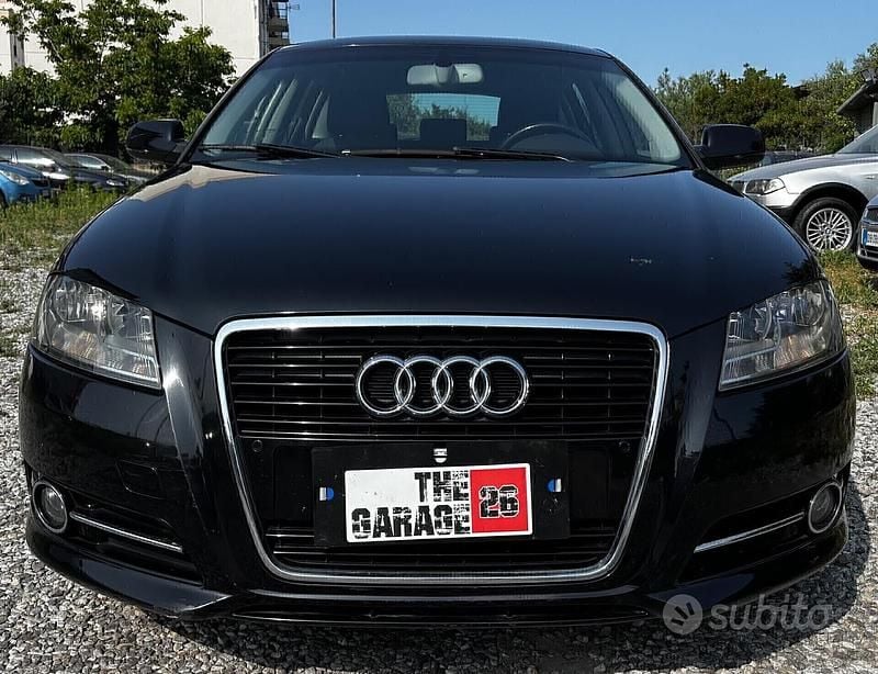 Grigio Usata 2012 Audi A3 Ambition Tre volumi | 7990 € (Super prezzo) - Immagine 1/4