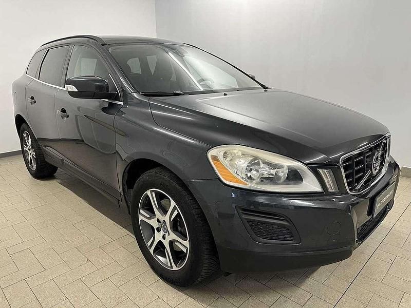Usata Volvo XC60 163 CV (119 kW) 2010 Grigio savile perlato (492) SUV