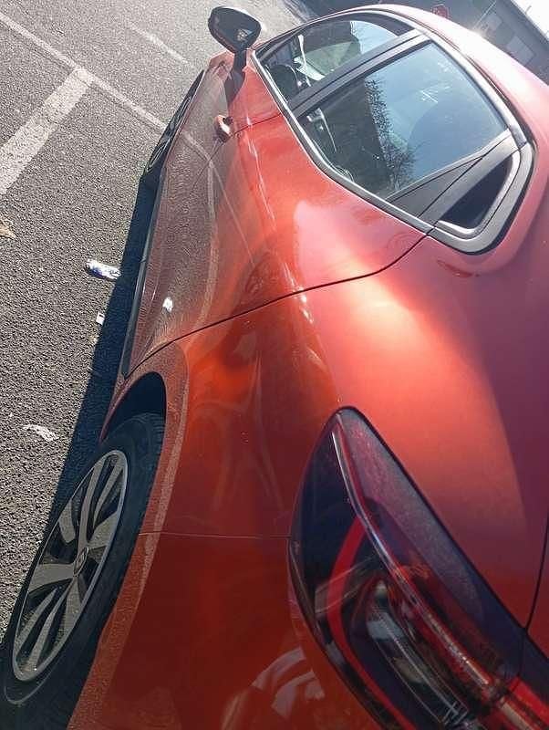 Usata Renault Clio V Life 91 CV (66 kW) 2023 Arancione Berlina