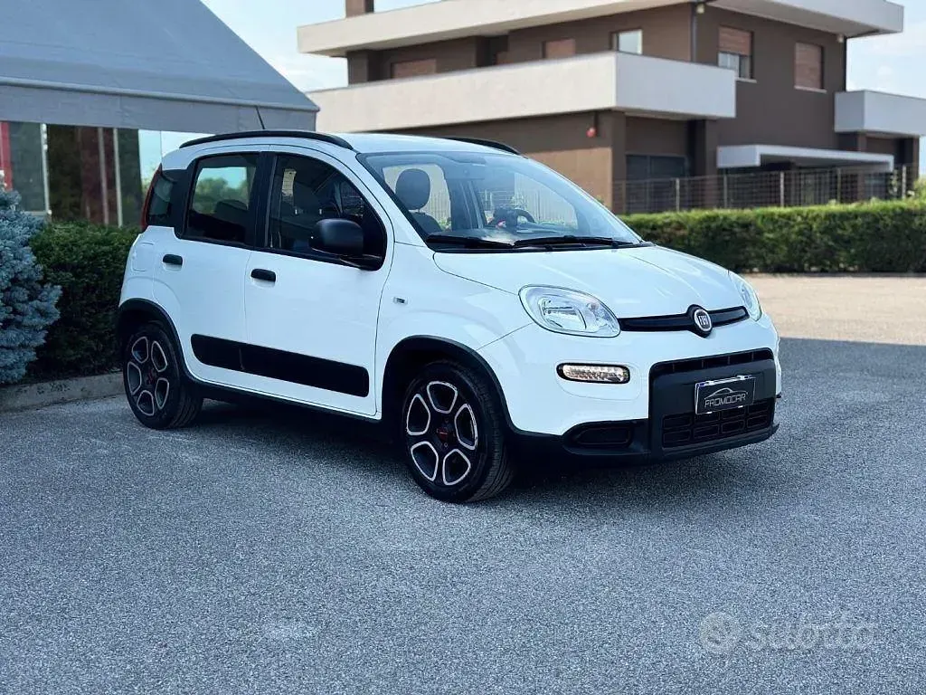 Usata Fiat Panda City Life 69 CV (50 kW) 2022 Bianco Utilitaria
