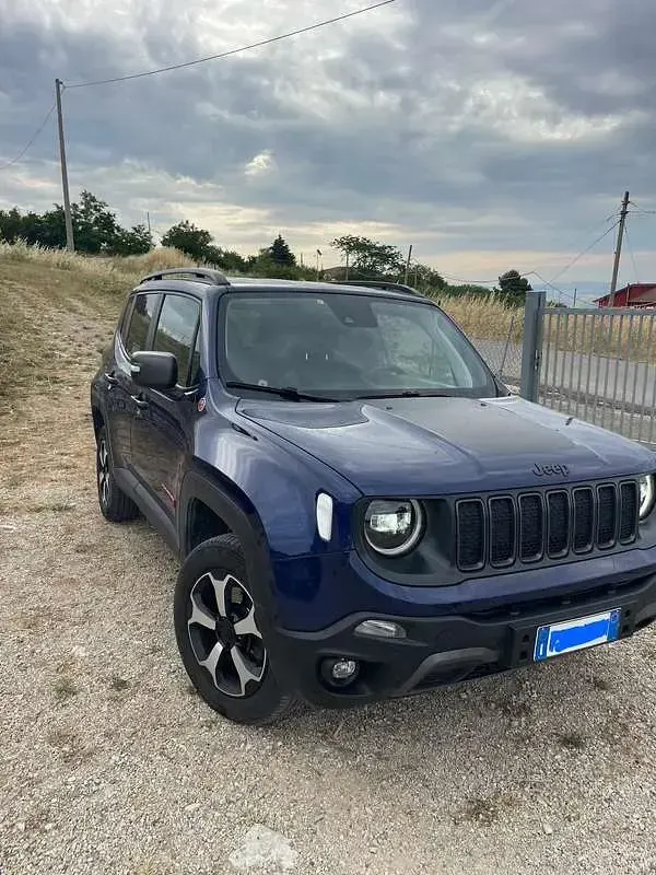 Usata Jeep Renegade Trailhawk 170 CV (125 kW) 2018 Bluazzurro SUV