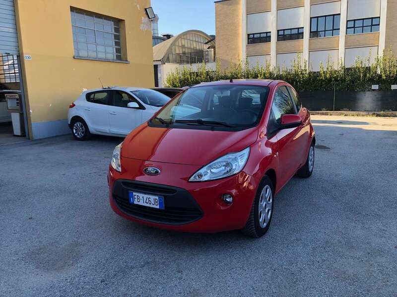 Rosso pastello Usata 2015 Ford Ka Due volumi | 6500 € (Buon prezzo) - Immagine 1/4
