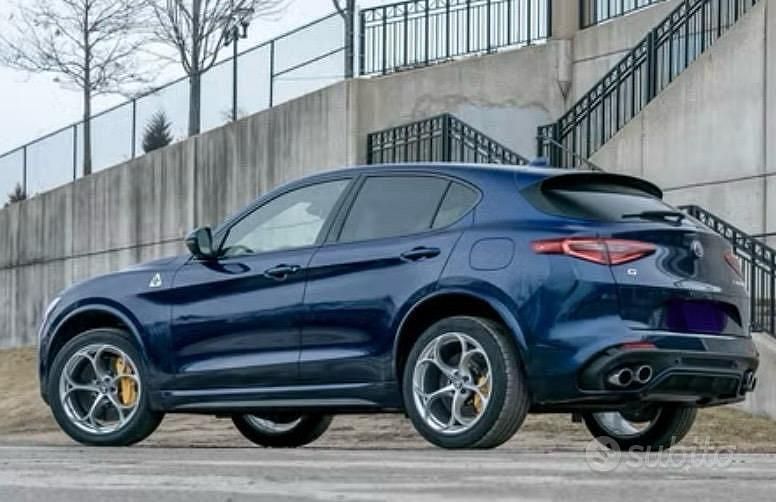 Blu Usata 2019 Alfa Romeo Stelvio Quadrifoglio SUV | 31.000 € (Buon prezzo) - Immagine 1/4