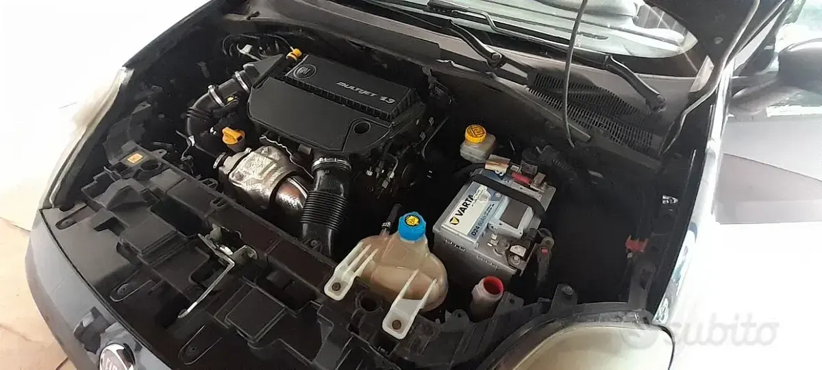 Usata Fiat Grande Punto 95 CV (69 kW) 2012 Nero Utilitaria