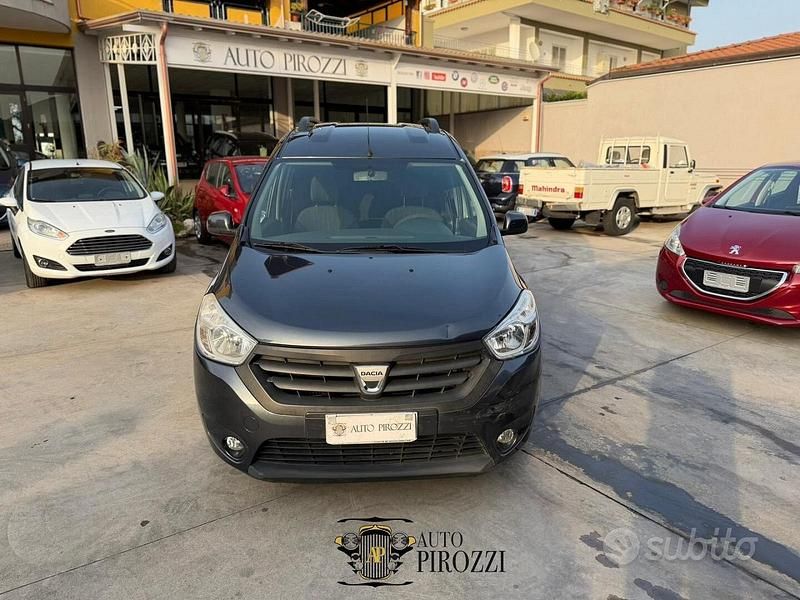 Usata Dacia Dokker 90 CV (66 kW) 2014 Grigio Monovolume