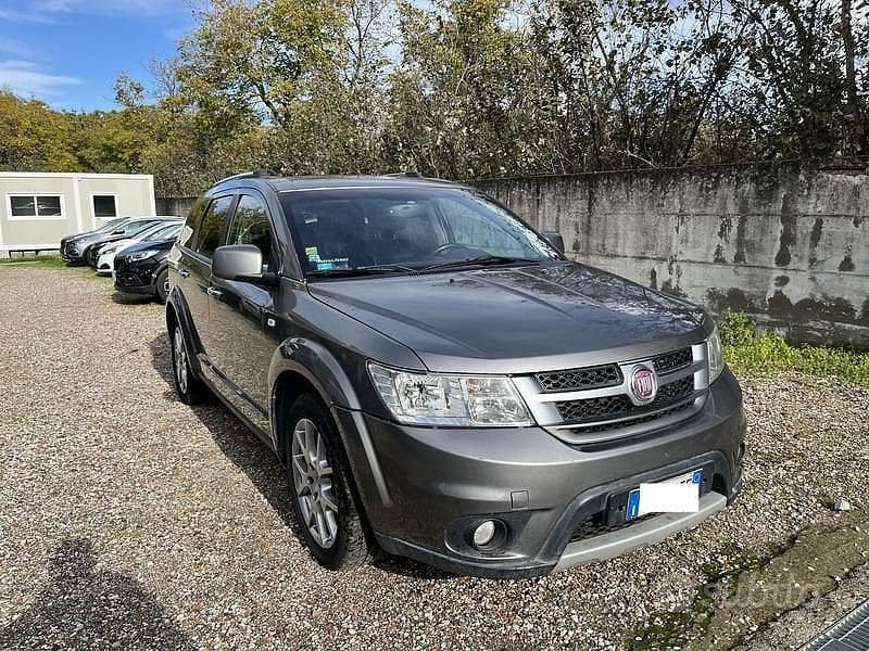 Usata Fiat Freemont 170 CV (125 kW) 2013 Grigio SUV